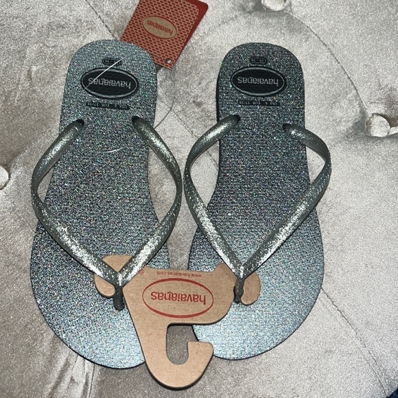 Silver strap Havaianas, black sole on bottom, silver insole - Picture 1 of 7